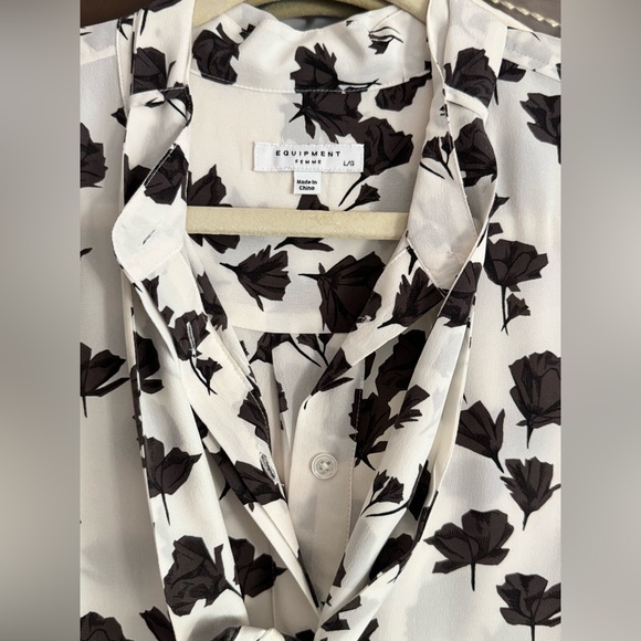 Equipment Femme Scarf-tied Collar Silk Shirt, Size L - Picture 2 of 4